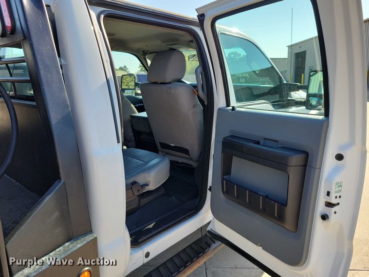 image for item DZ6731 2016 Ford F550 Super Duty utility / service truck