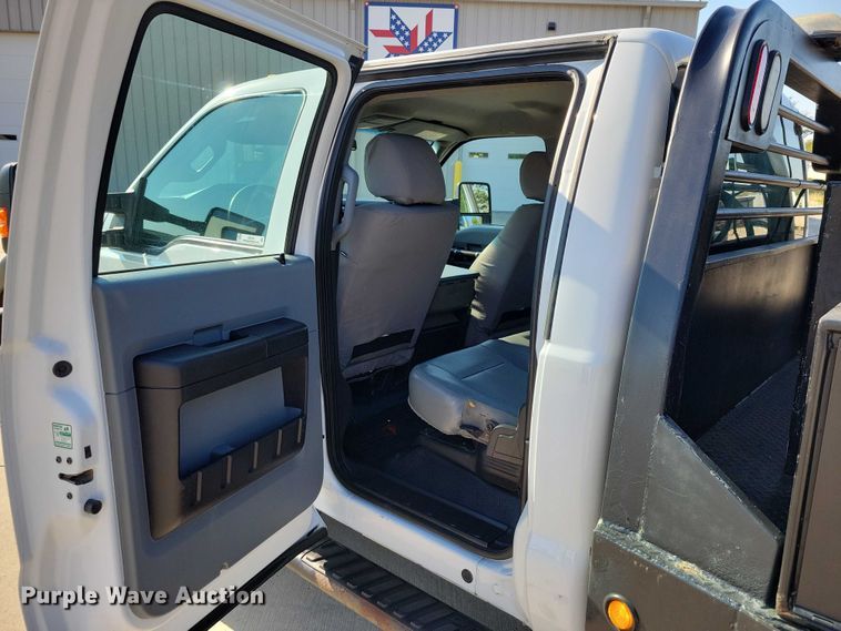 image for item DZ6731 2016 Ford F550 Super Duty utility / service truck