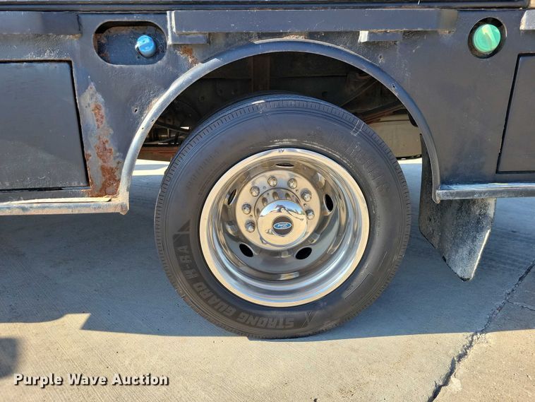 image for item DZ6731 2016 Ford F550 Super Duty utility / service truck