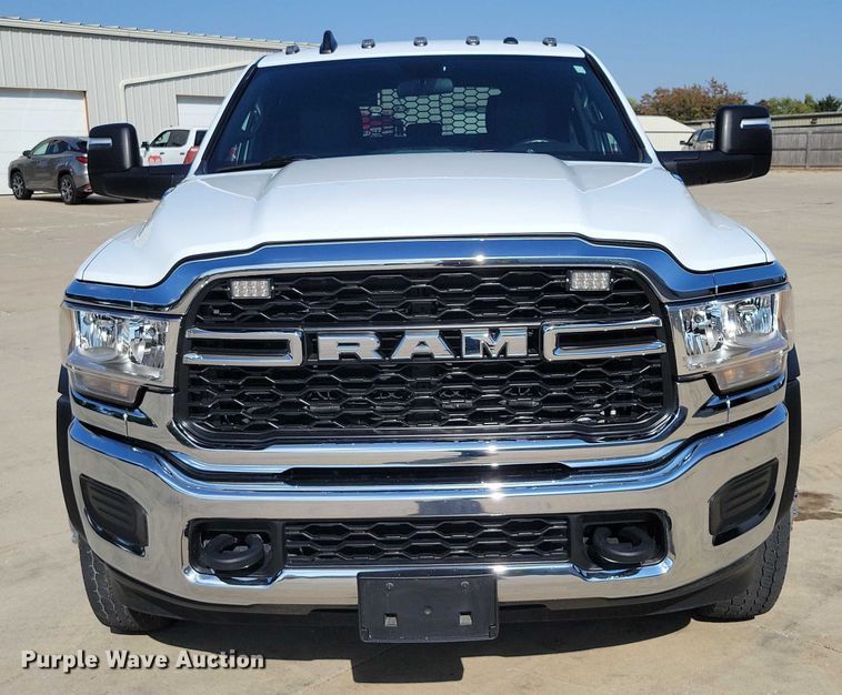 image for item DZ6732 2023 RAM 5500 utility / service truck
