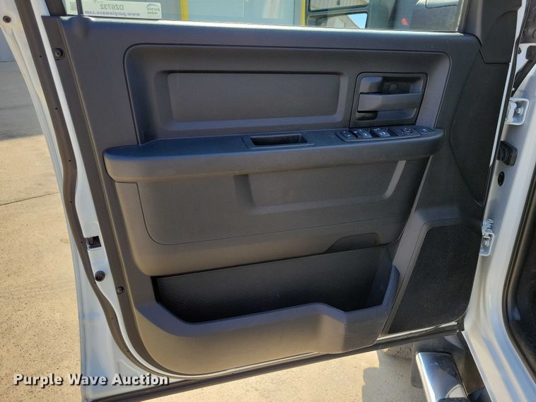 image for item DZ6732 2023 RAM 5500 utility / service truck