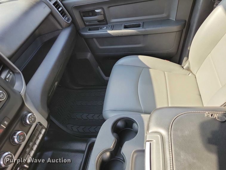 image for item DZ6732 2023 RAM 5500 utility / service truck