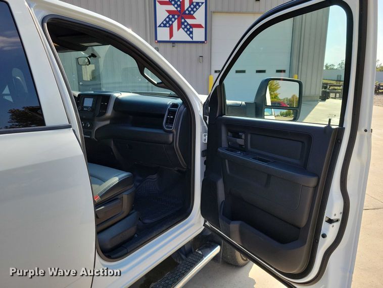 image for item DZ6732 2023 RAM 5500 utility / service truck