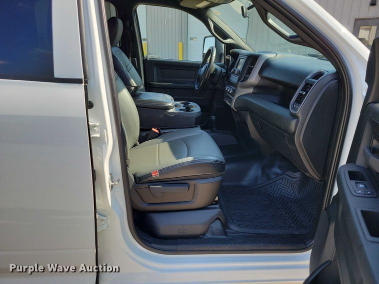 image for item DZ6732 2023 RAM 5500 utility / service truck