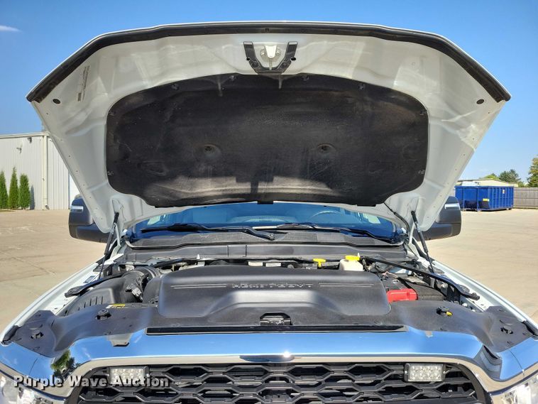 image for item DZ6732 2023 RAM 5500 utility / service truck