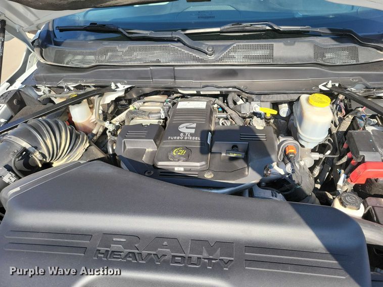 image for item DZ6732 2023 RAM 5500 utility / service truck