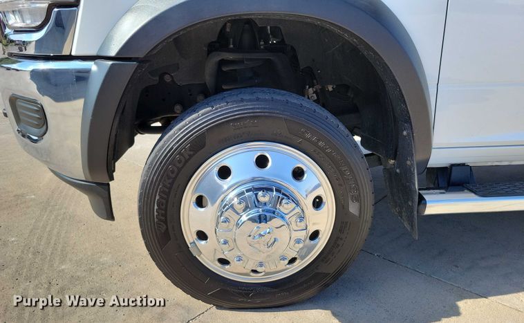 image for item DZ6732 2023 RAM 5500 utility / service truck