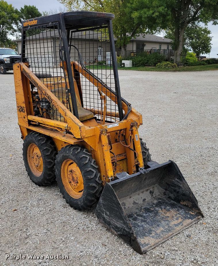 image for item DZ6748 1973 Case 1816 skid steer loader