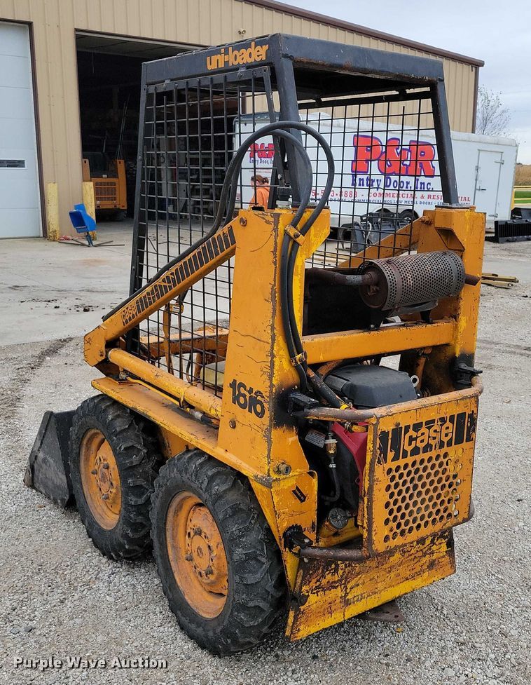 image for item DZ6748 1973 Case 1816 skid steer loader