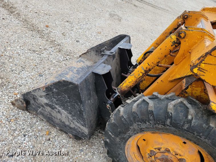image for item DZ6748 1973 Case 1816 skid steer loader