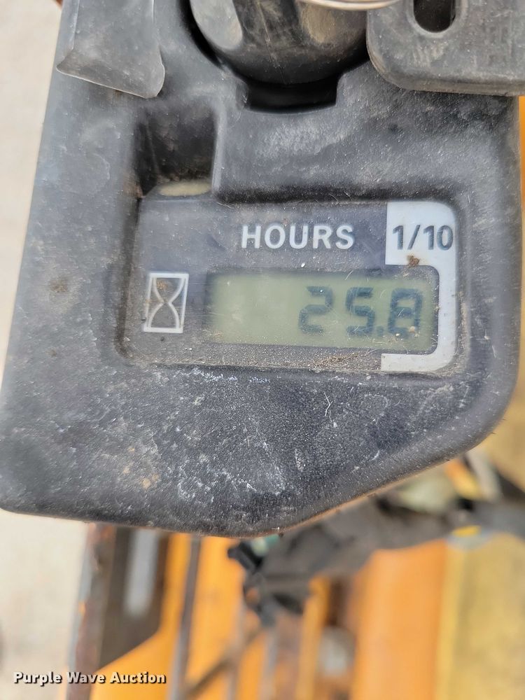 image for item DZ6748 1973 Case 1816 skid steer loader