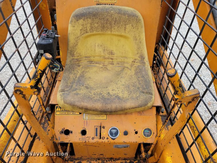 image for item DZ6748 1973 Case 1816 skid steer loader