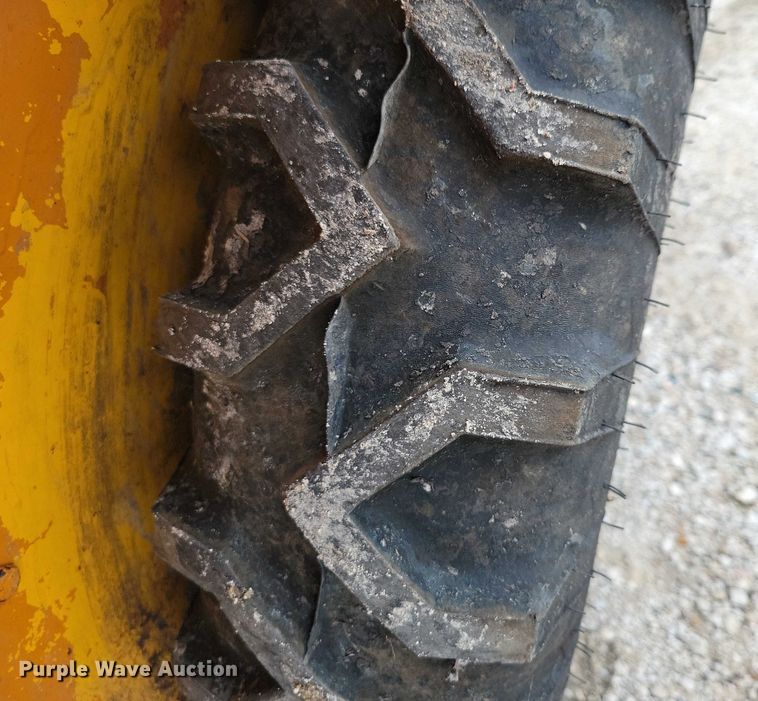 image for item DZ6748 1973 Case 1816 skid steer loader