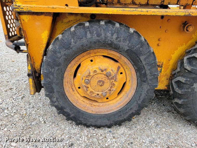 image for item DZ6748 1973 Case 1816 skid steer loader