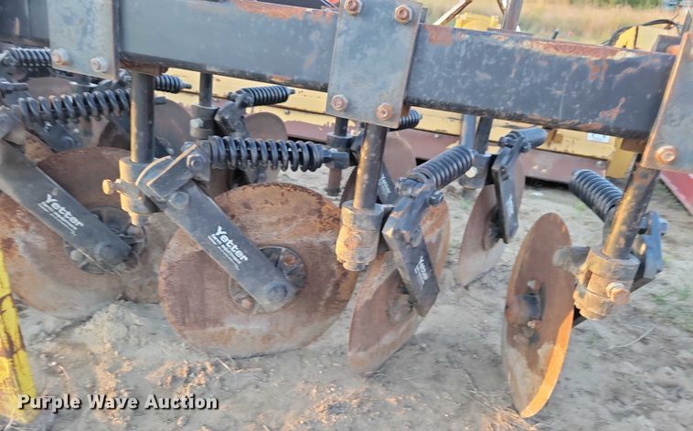 image for item EA2502 Yetter straw crimper/disk