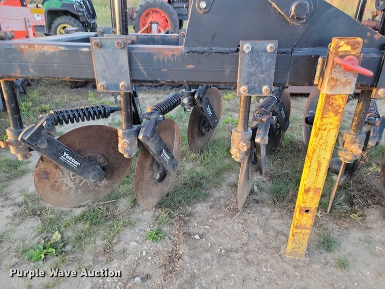 image for item EA2502 Yetter straw crimper/disk