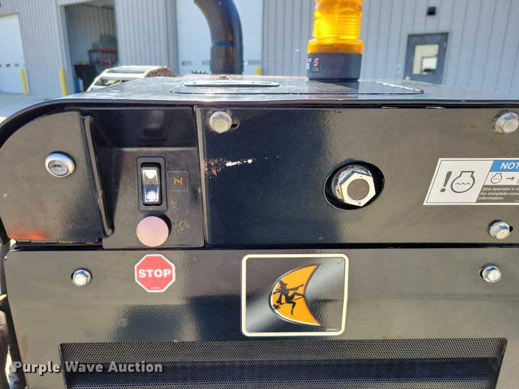 image for item EA2604 Ditch Witch JT9 directional boring unit with trailer