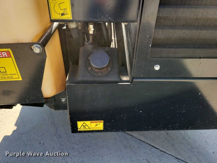 image for item EA2604 Ditch Witch JT9 directional boring unit with trailer