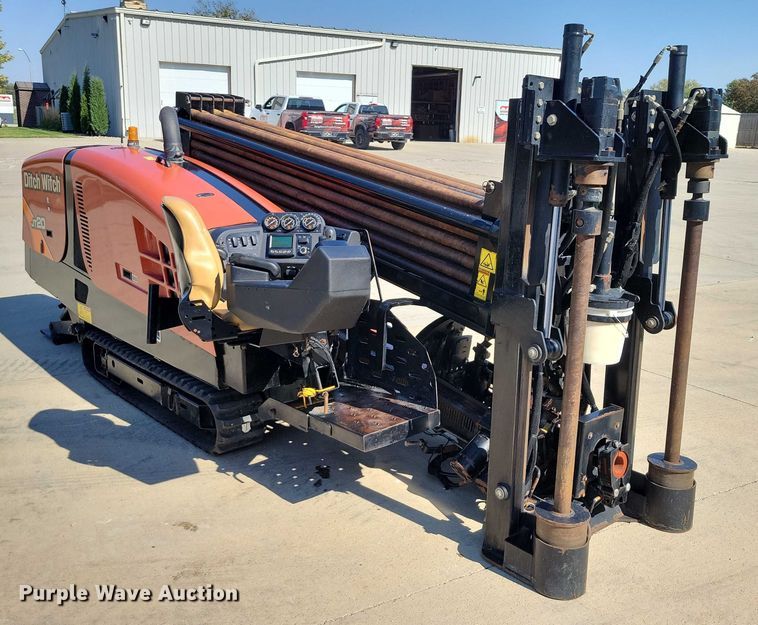 image for item EA2605 2015 Ditch Witch JT20 directional boring unit with trailer