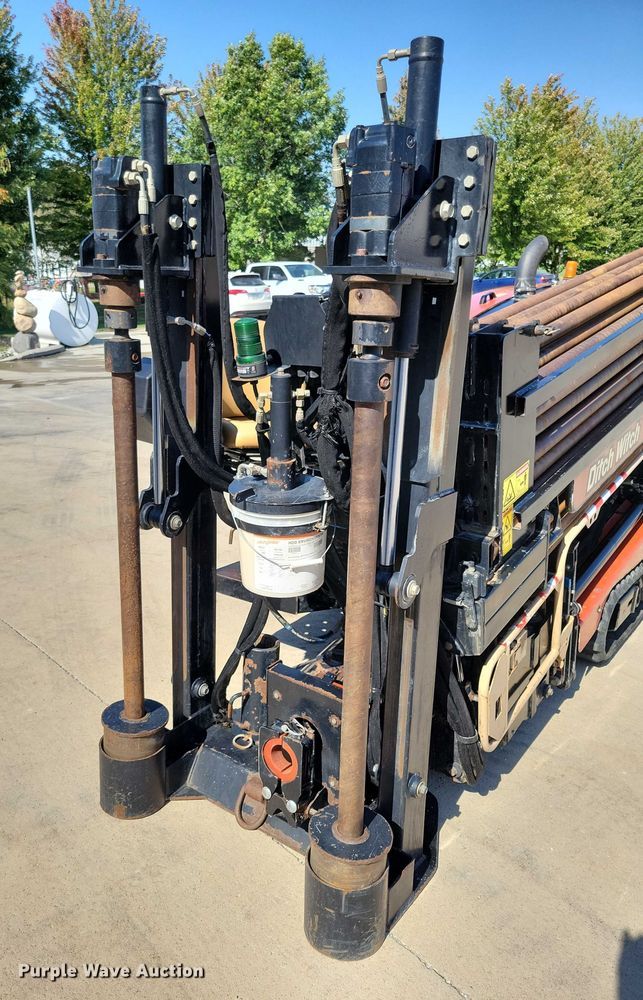 image for item EA2605 2015 Ditch Witch JT20 directional boring unit with trailer