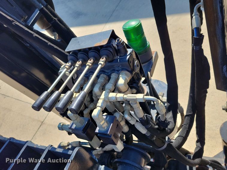 image for item EA2605 2015 Ditch Witch JT20 directional boring unit with trailer