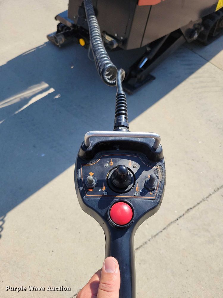 image for item EA2605 2015 Ditch Witch JT20 directional boring unit with trailer