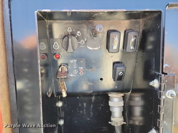 image for item EA2605 2015 Ditch Witch JT20 directional boring unit with trailer