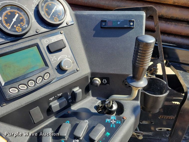 image for item EA2605 2015 Ditch Witch JT20 directional boring unit with trailer