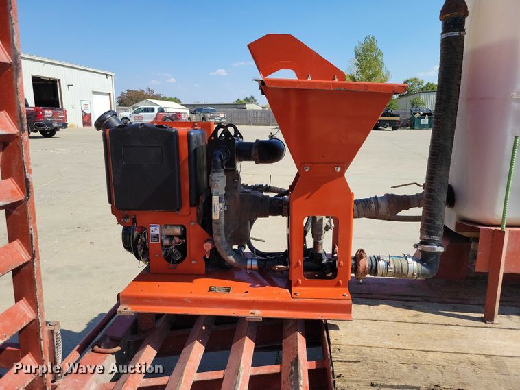 image for item EA2605 2015 Ditch Witch JT20 directional boring unit with trailer