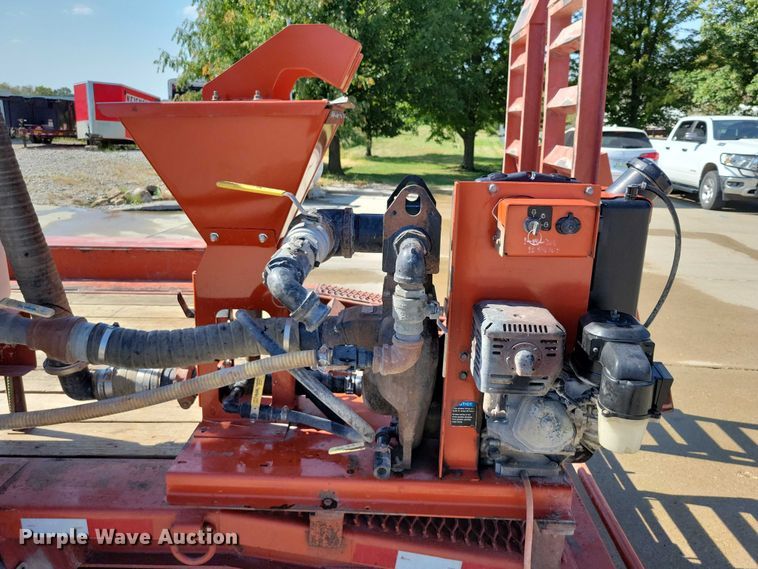image for item EA2605 2015 Ditch Witch JT20 directional boring unit with trailer