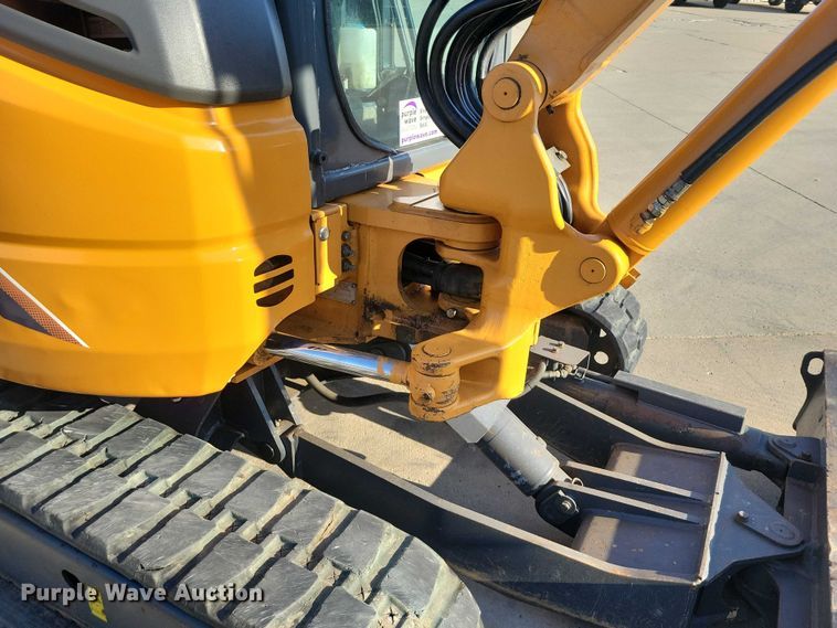 image for item EA2606 2015 Case CX36B mini excavator