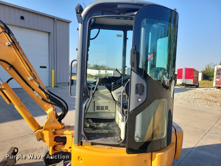 image for item EA2606 2015 Case CX36B mini excavator