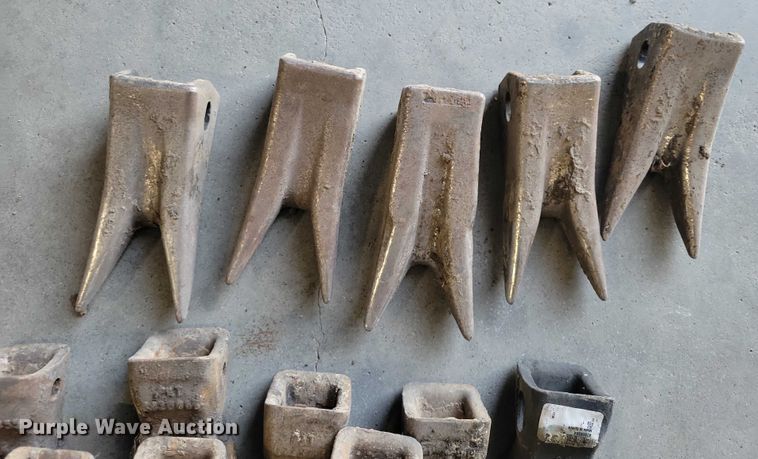 image for item EA2606 2015 Case CX36B mini excavator