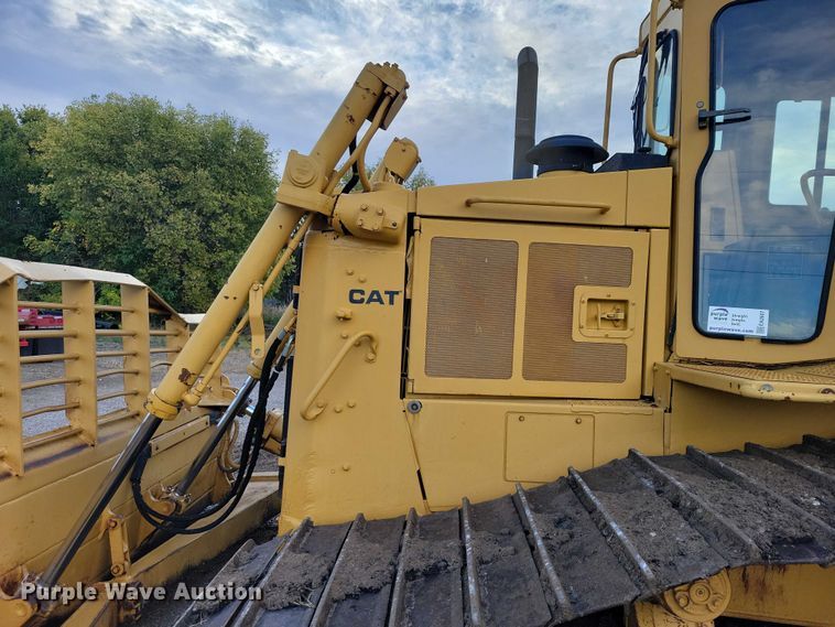 image for item EA2607 Caterpillar D6H LGP dozer