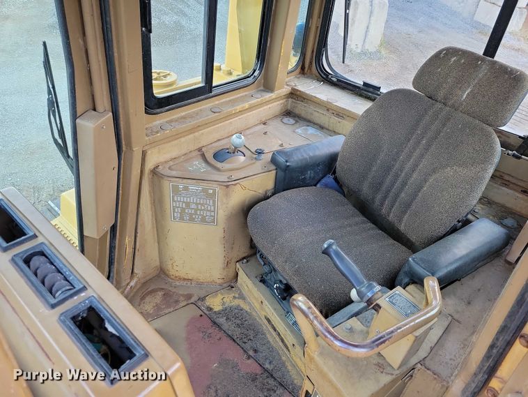 image for item EA2607 Caterpillar D6H LGP dozer