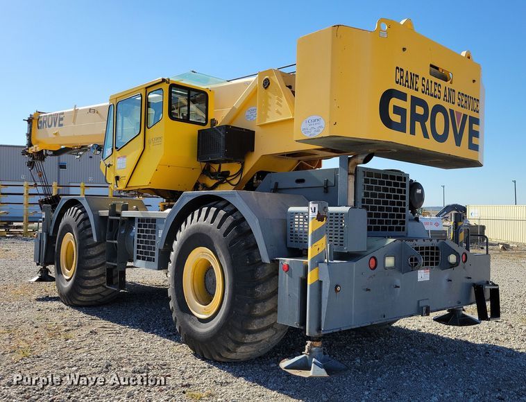 image for item EA2617 2006 Grove RT700E crane