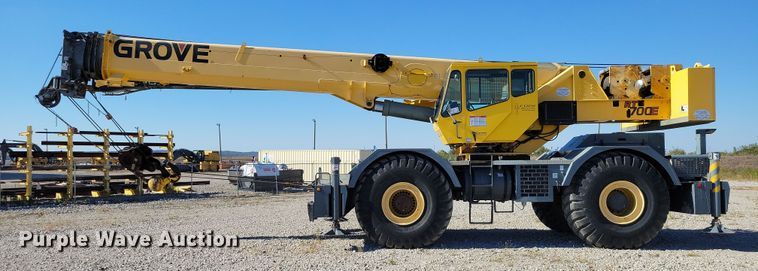 image for item EA2617 2006 Grove RT700E crane