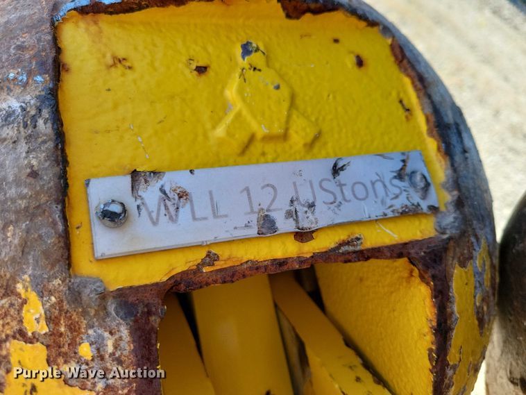 image for item EA2617 2006 Grove RT700E crane