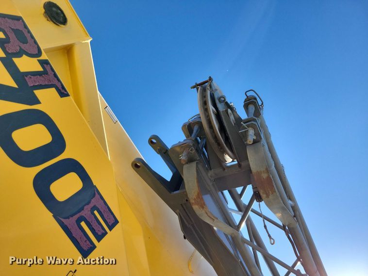 image for item EA2617 2006 Grove RT700E crane