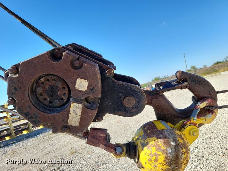 image for item EA2617 2006 Grove RT700E crane