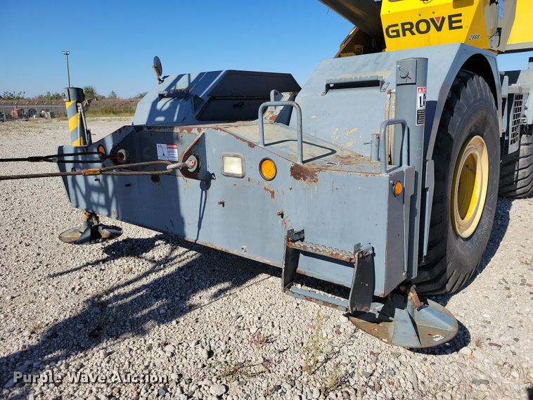 image for item EA2617 2006 Grove RT700E crane