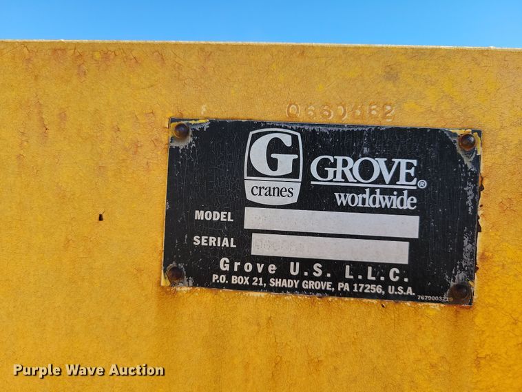 image for item EA2617 2006 Grove RT700E crane