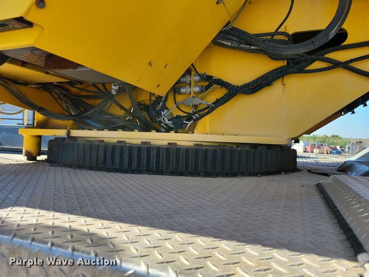 image for item EA2617 2006 Grove RT700E crane