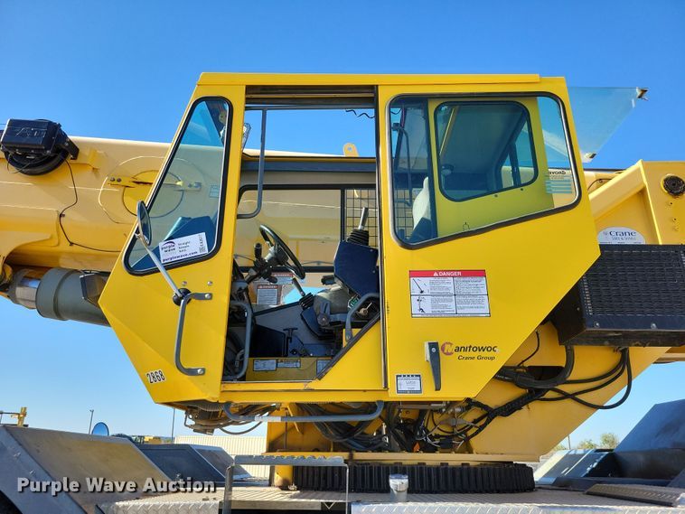 image for item EA2617 2006 Grove RT700E crane