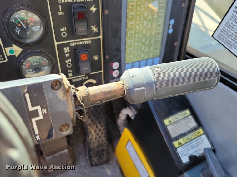 image for item EA2617 2006 Grove RT700E crane