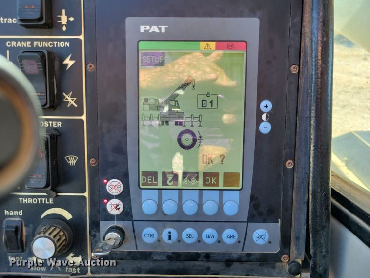 image for item EA2617 2006 Grove RT700E crane