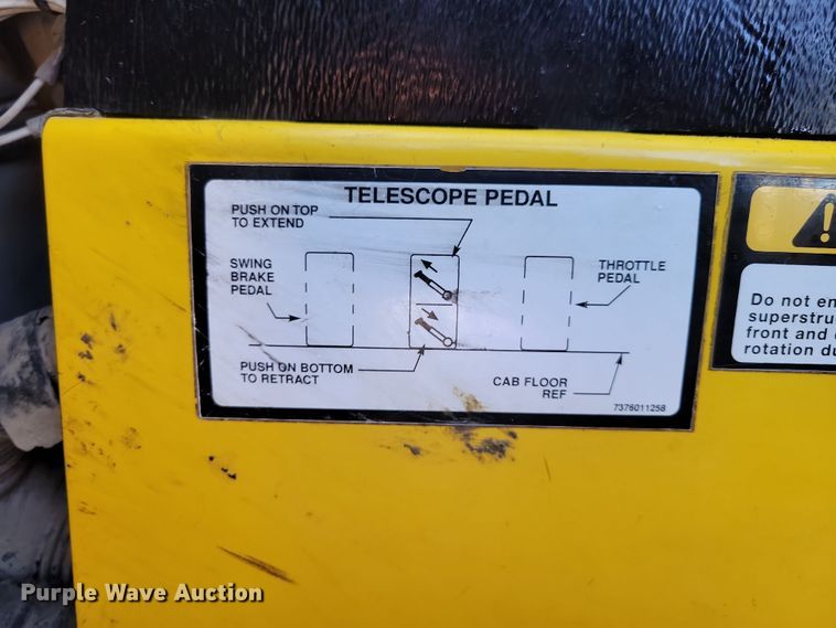 image for item EA2617 2006 Grove RT700E crane