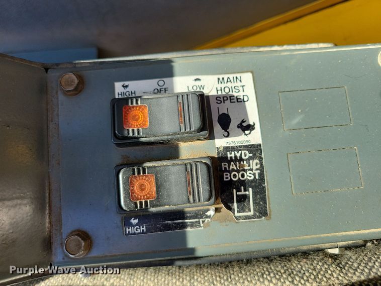 image for item EA2617 2006 Grove RT700E crane