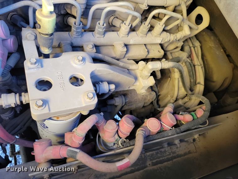 image for item EA2617 2006 Grove RT700E crane