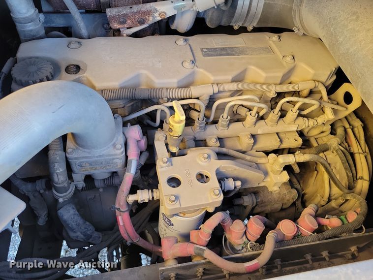 image for item EA2617 2006 Grove RT700E crane